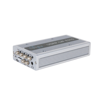 Ettus USRP E310 Kompatibel 2 Saluran TX/RX AD9361 RF 70MHz-6 GHz 56 MHz BW Setiap 1 × 10/100/1000 BASE-T Ethernet 2 × USB Ports USRP Perangkat Lunak Definisi Radio Perangkat Lunak