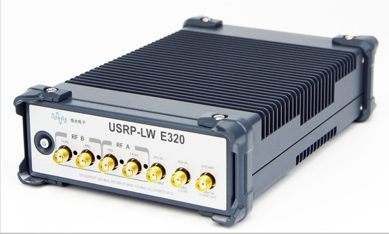 Ettus USRP E320 Kompatibel. ∙ USRP-LW E320 2T2R RF 70 MHz-6 GHz 56 MHz BW Setiap 12-bit ADC / DAC USRP Perangkat Lunak Definisi Perangkat Lunak